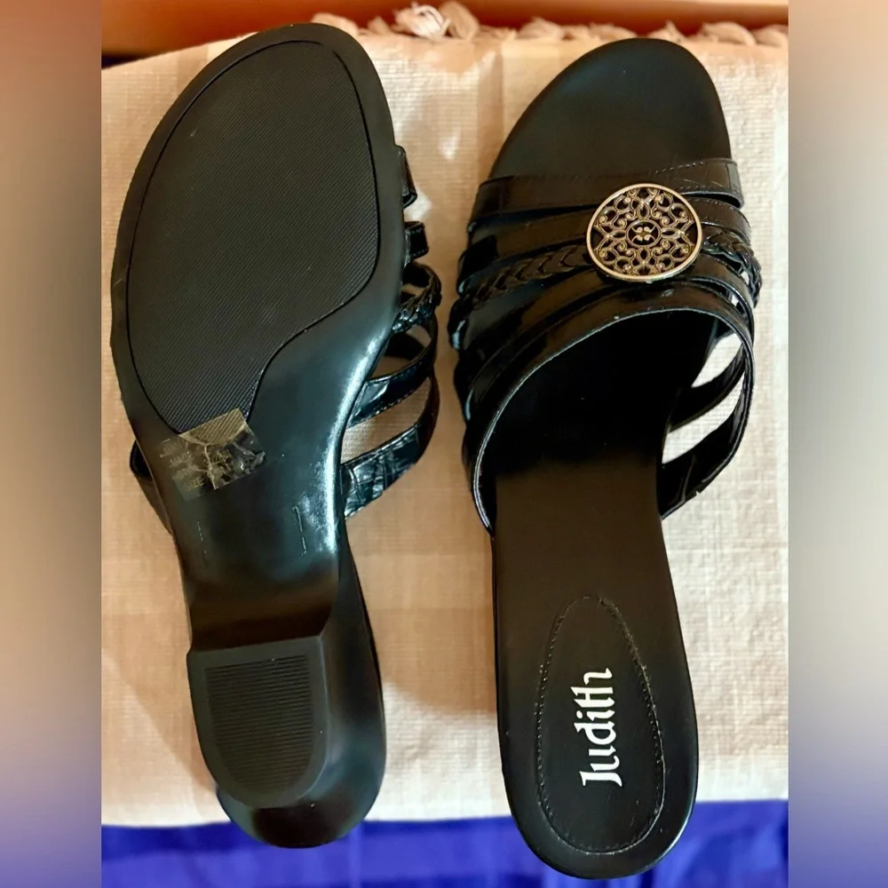 Judith Women's Strappy Black Slip on Block Heel Sandals Sz 9.5 Faux Leather. EUC - Picture 12 of 13